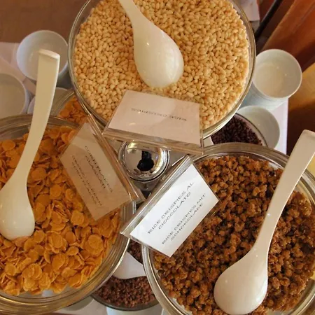 Lägenhet Colorful Overlooking The Sea *