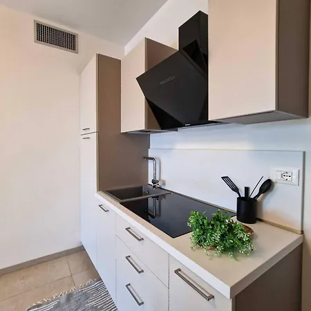 Colourful Flat Overlooking The Sea Bibione