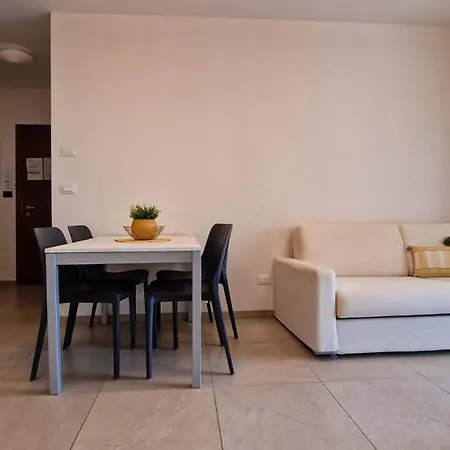 Apartamento Colourful Flat Overlooking The Sea *