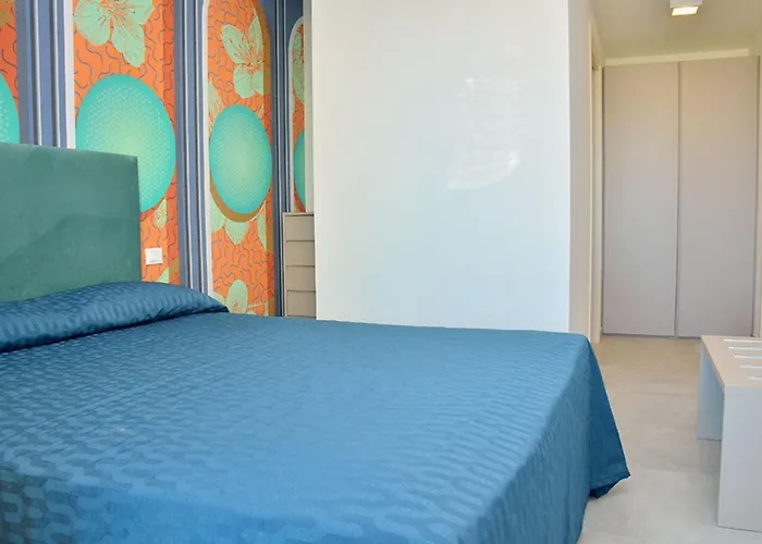 Colorful Overlooking The Sea Апартаменты *